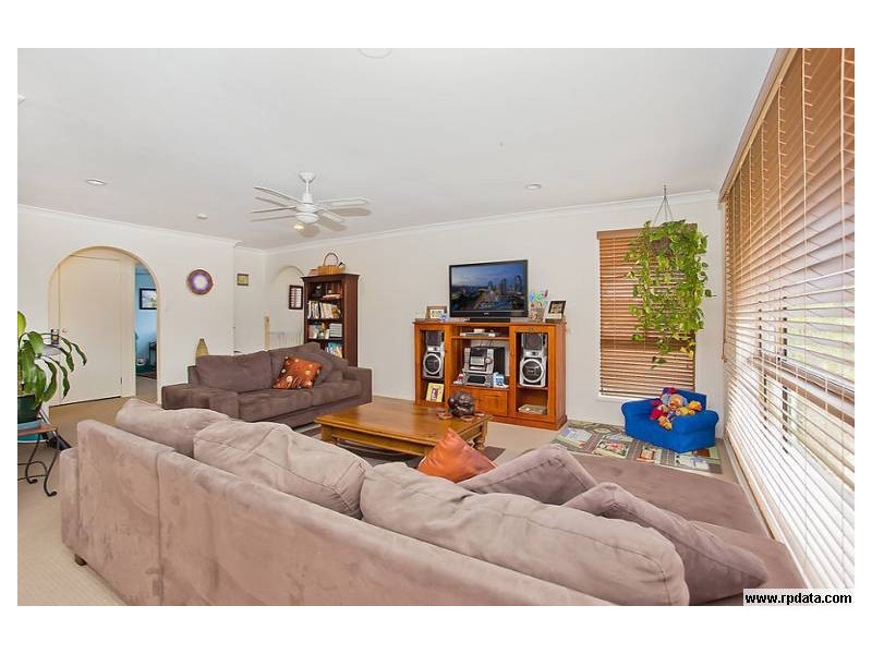 183 K P McGrath Drive, Elanora QLD 4221