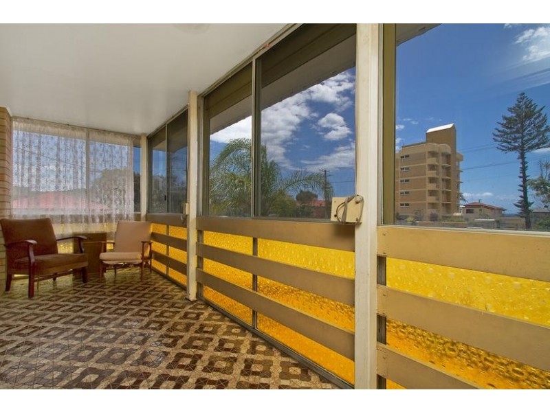 4/2 Twenty Sixth Avenue, Palm Beach QLD 4221