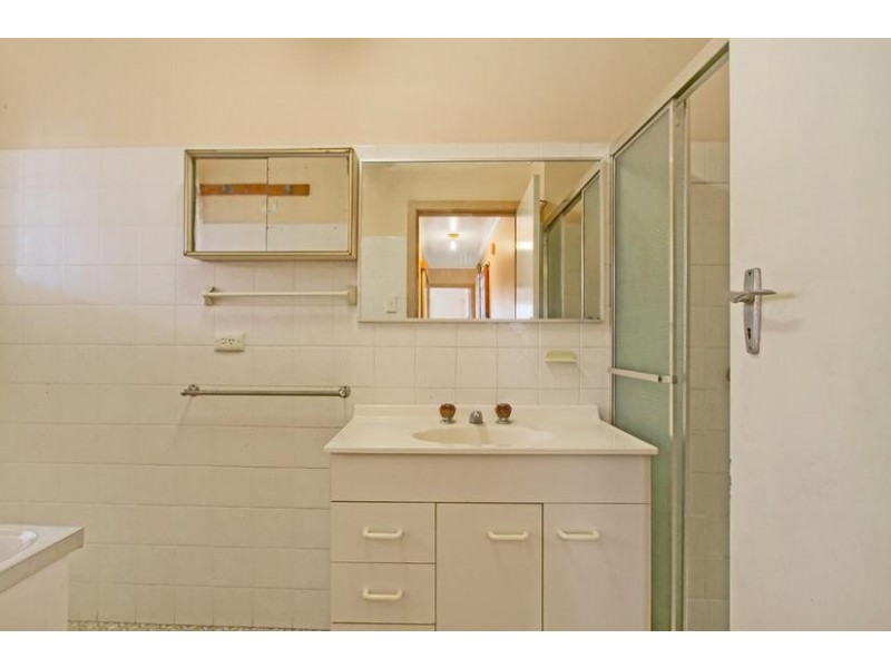 4/2 Twenty Sixth Avenue, Palm Beach QLD 4221