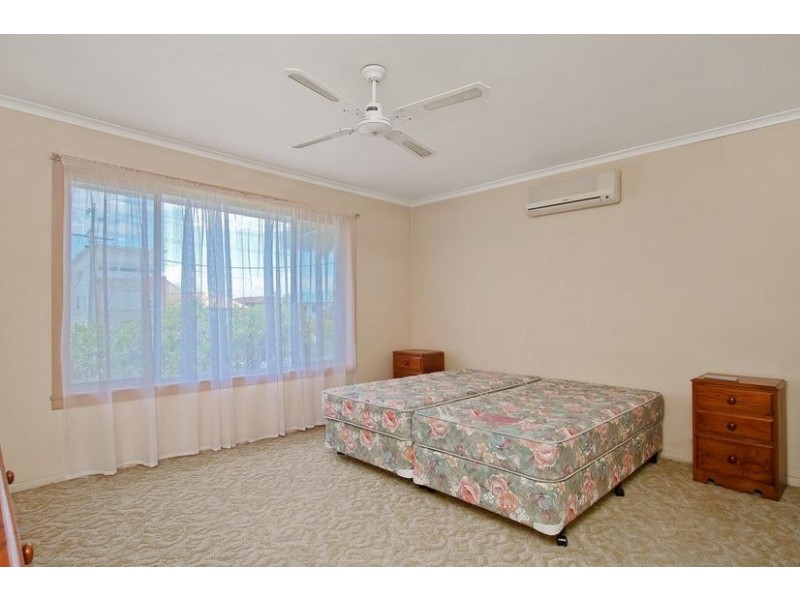 4/2 Twenty Sixth Avenue, Palm Beach QLD 4221