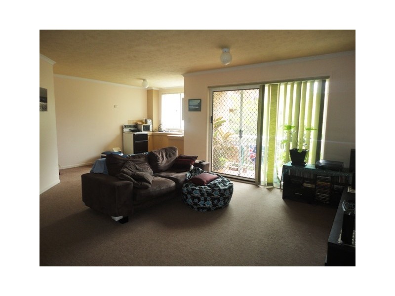 4/5 Rolan Court, Palm Beach QLD 4221