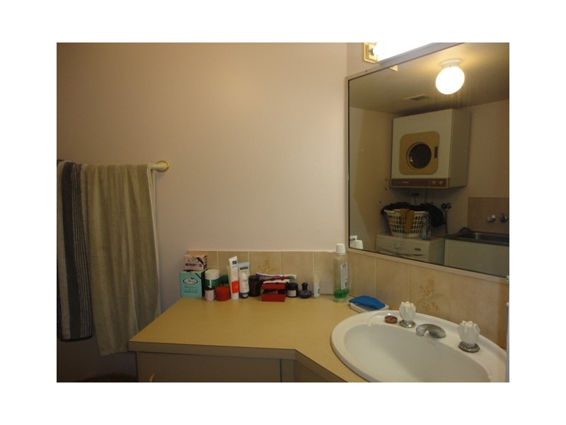 4/5 Rolan Court, Palm Beach QLD 4221