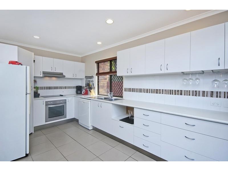 8 Glentrees Grove, Currumbin Waters QLD 4223