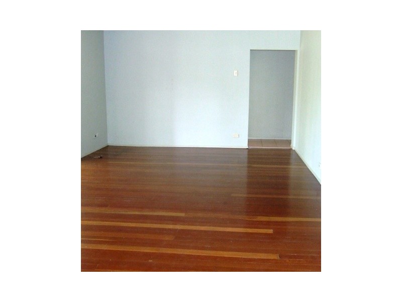 84 Ocean Parade, Burleigh Heads QLD 4220