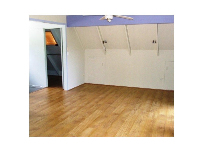 84 Ocean Parade, Burleigh Heads QLD 4220