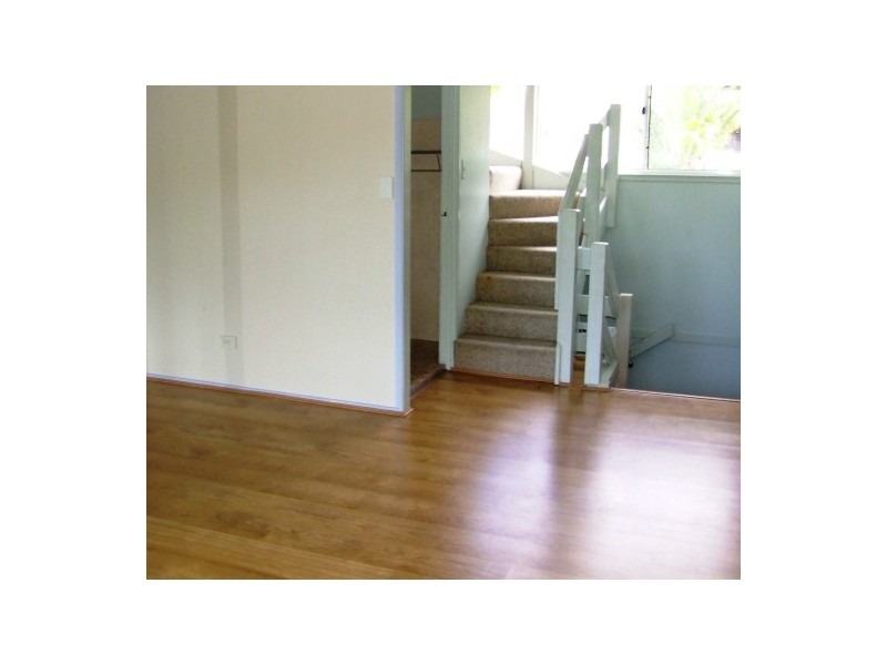 84 Ocean Parade, Burleigh Heads QLD 4220