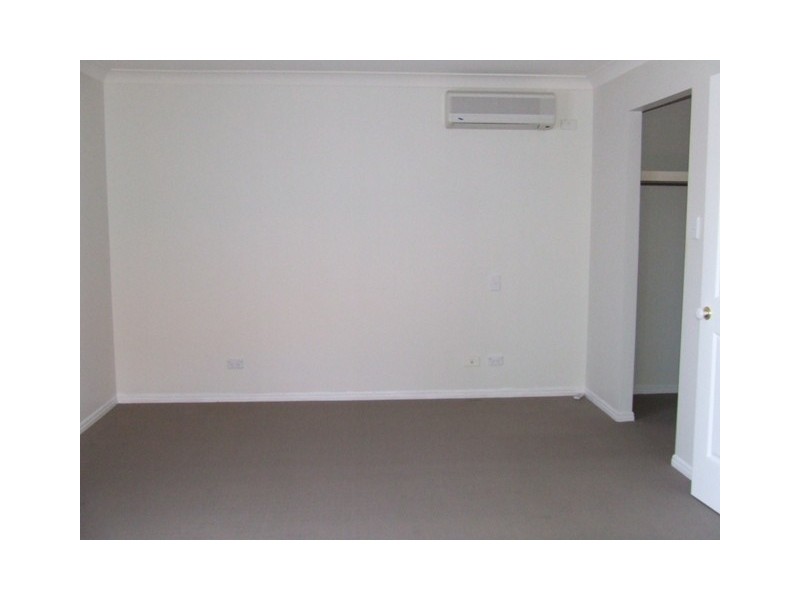 2/57 Albion Avenue, Miami QLD 4220