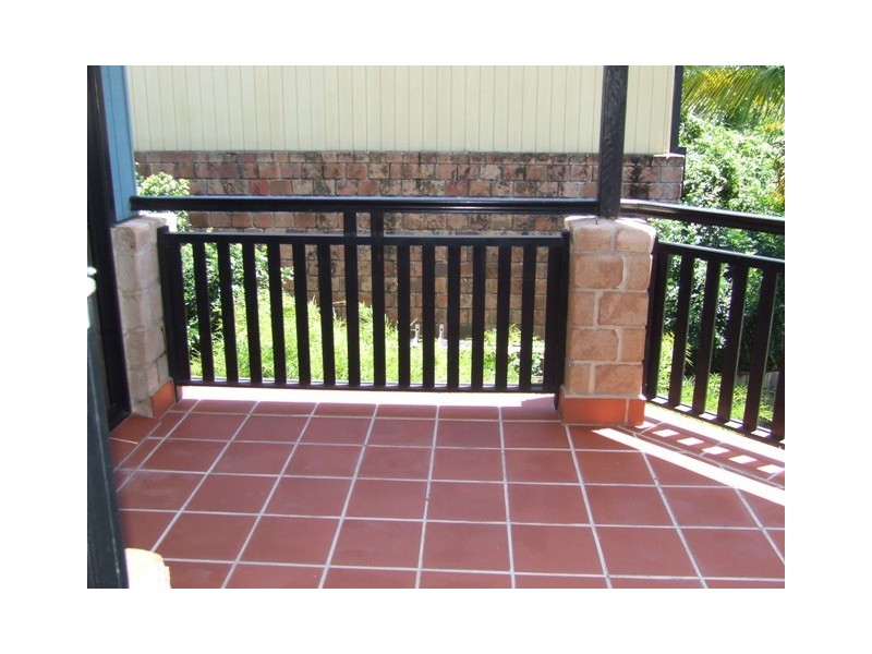 2/57 Albion Avenue, Miami QLD 4220