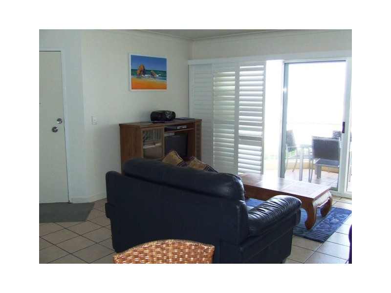 2/2 Seventeenth Avenue, Palm Beach QLD 4221