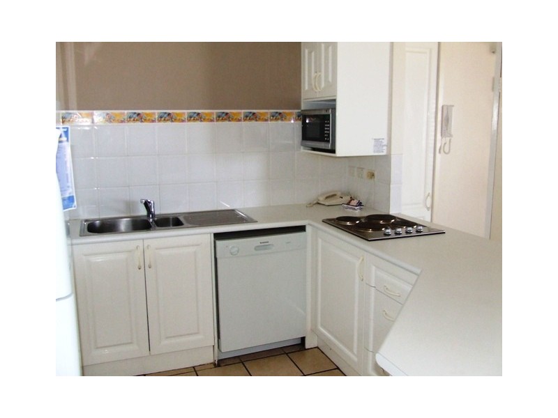 2/2 Seventeenth Avenue, Palm Beach QLD 4221