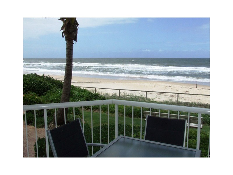 2/2 Seventeenth Avenue, Palm Beach QLD 4221