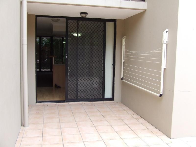 2/4 Mawarra Street, Palm Beach QLD 4221