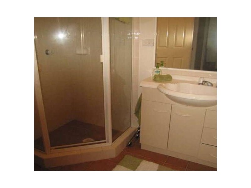 1/6 Stormbird Place, Carrara QLD 4211