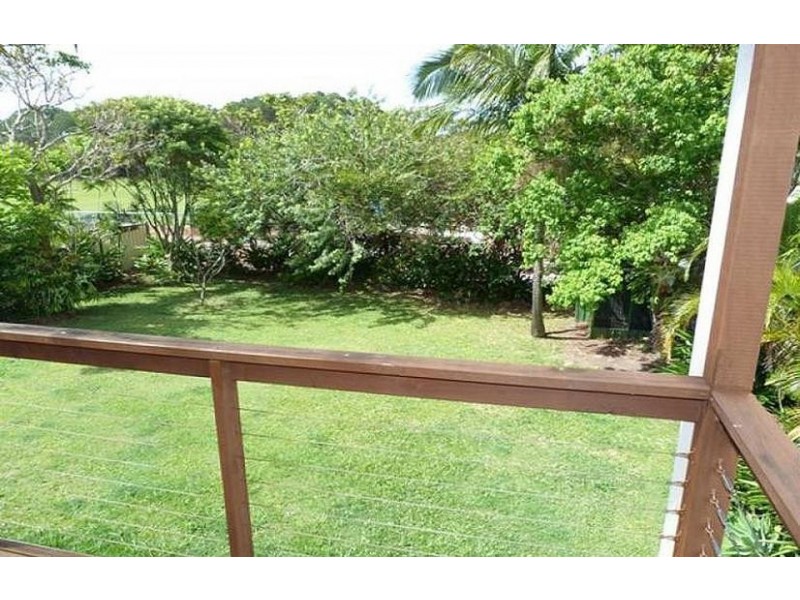 93 K P McGrath Drive, Elanora QLD 4221