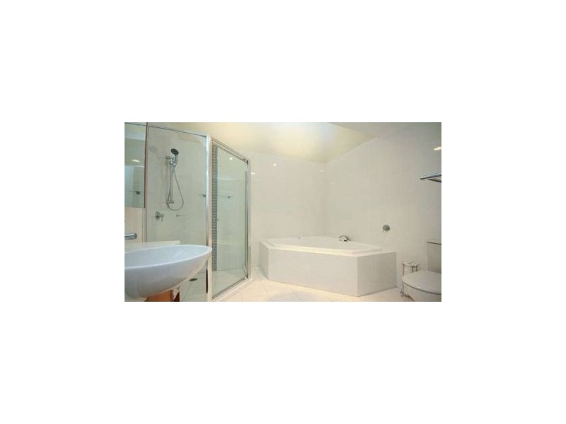 2/33 Dolphin Avenue, Mermaid Beach QLD 4218