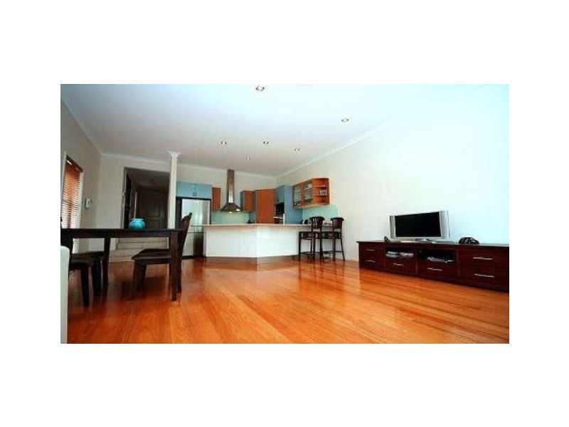 2/33 Dolphin Avenue, Mermaid Beach QLD 4218