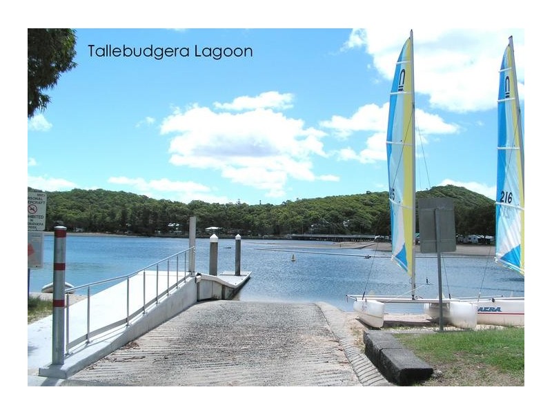 4 Parnki Parade, Palm Beach QLD 4221