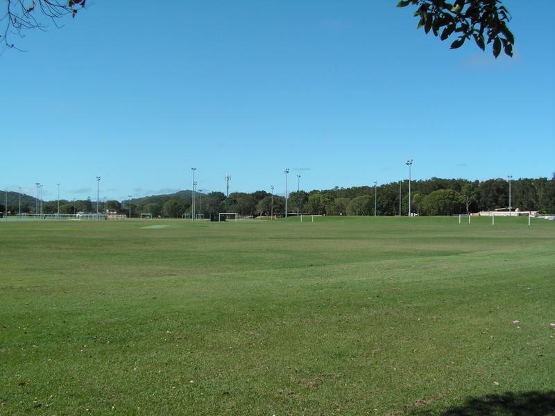 4 Parnki Parade, Palm Beach QLD 4221