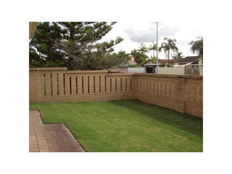 74 Markeri Street, Mermaid Waters QLD 4218
