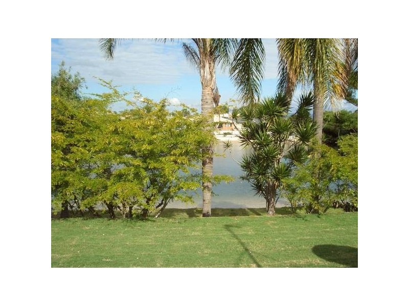 74 Markeri Street, Mermaid Waters QLD 4218