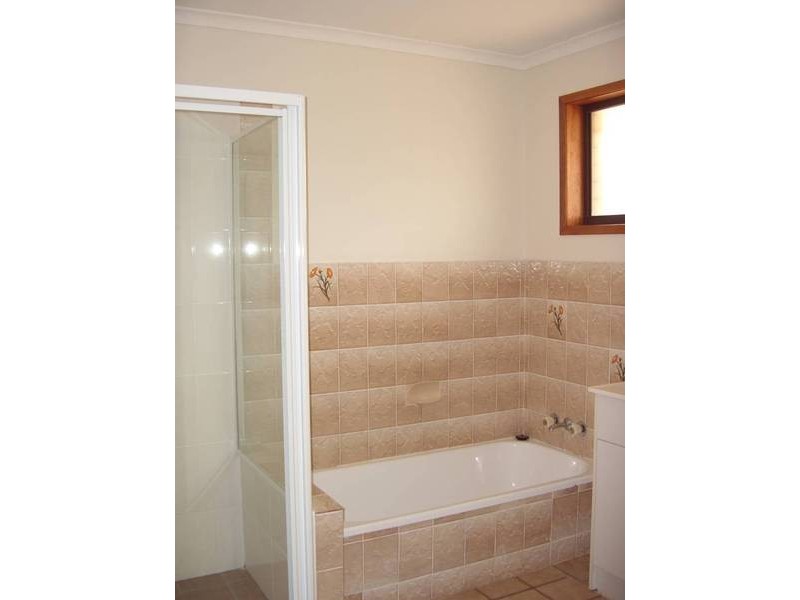 74 Markeri Street, Mermaid Waters QLD 4218