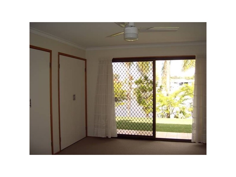 74 Markeri Street, Mermaid Waters QLD 4218