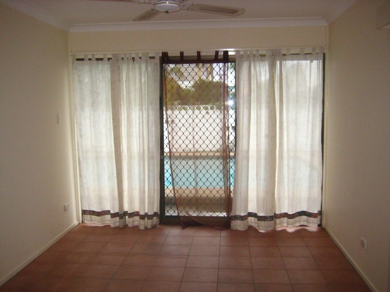 11 Chant Street, Broadbeach Waters QLD 4218