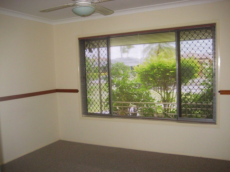 11 Chant Street, Broadbeach Waters QLD 4218