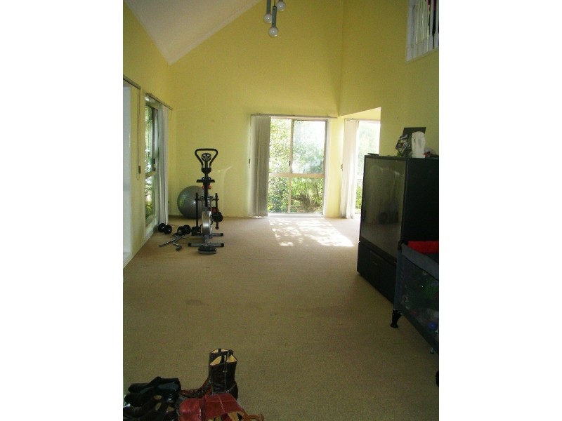 13 Crest Drive, Elanora QLD 4221