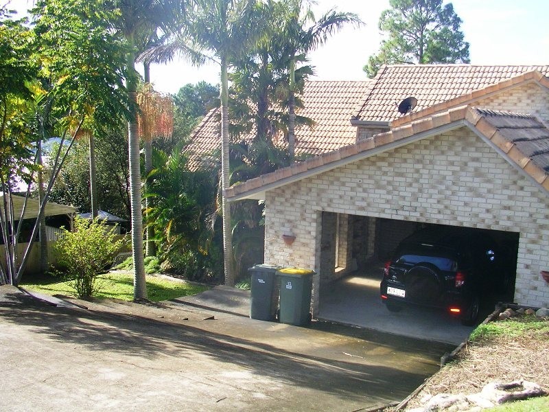 13 Crest Drive, Elanora QLD 4221