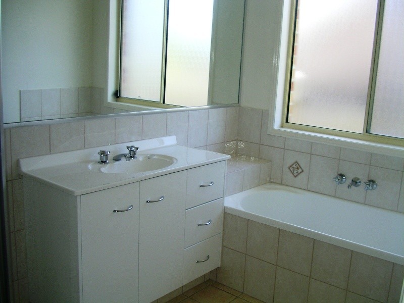 64 Casuarina Drive, Elanora QLD 4221