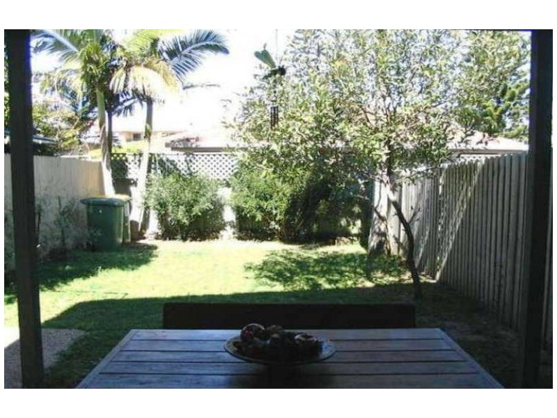 1/4 First Avenue, Palm Beach QLD 4221