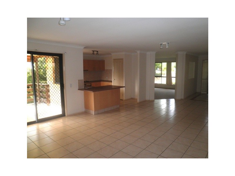 41 Hibertia Avenue, Elanora QLD 4221