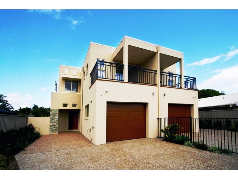 1/10 Bali Avenue, Palm Beach QLD 4221
