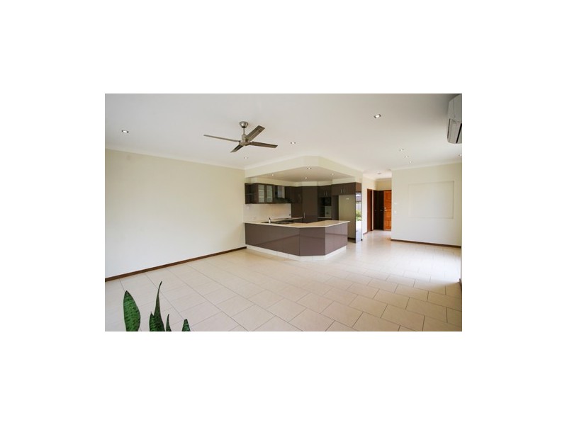 1/10 Bali Avenue, Palm Beach QLD 4221