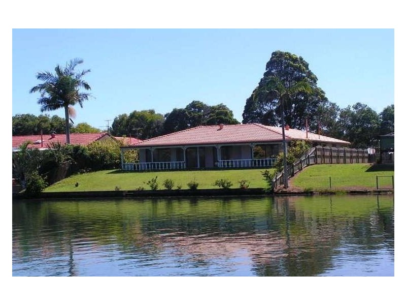 134 Melaleuca Drive, Palm Beach QLD 4221