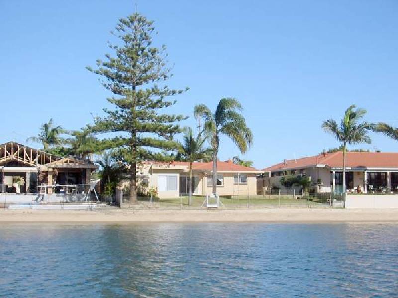 132 Mallawa Drive, Palm Beach QLD 4221