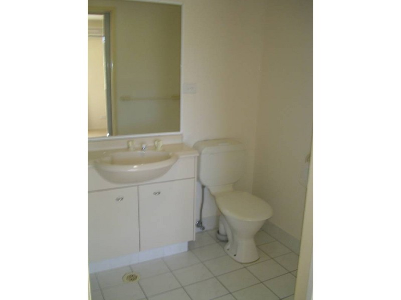 10/2-4 Gilchrist Drive, Currumbin Waters QLD 4223