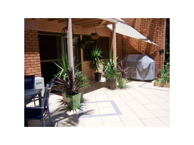 2/4 Peacock Place, Burleigh Waters QLD 4220