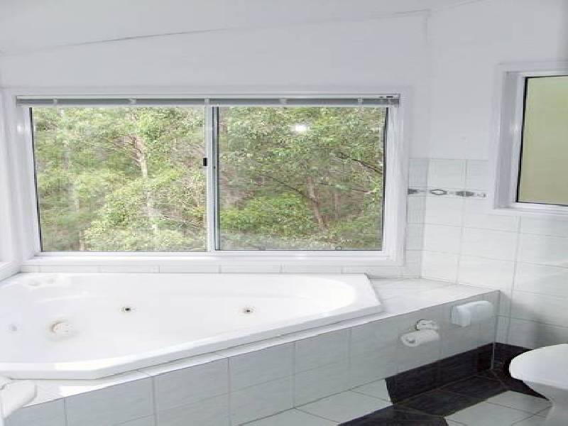 Cheshire Grove, Elanora QLD 4221