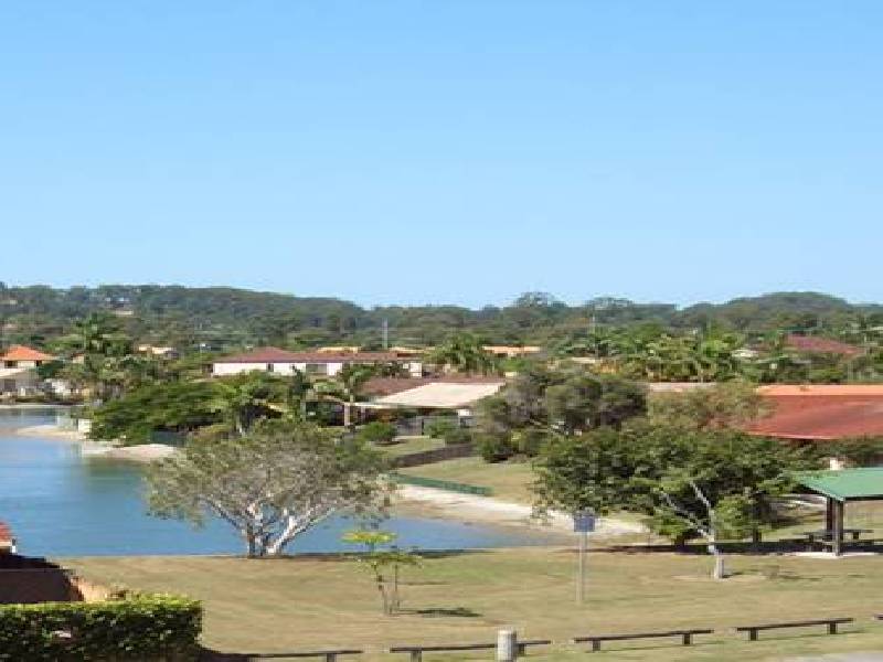 Foothill Street, Elanora QLD 4221