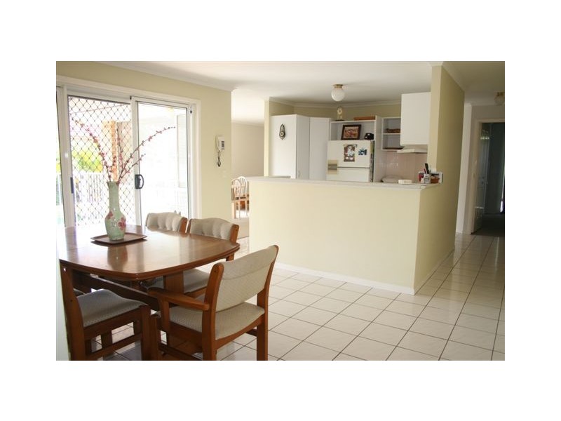 72 Bergamont Street, Elanora QLD 4221