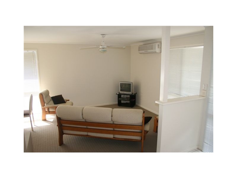 72 Bergamont Street, Elanora QLD 4221