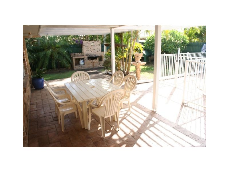 72 Bergamont Street, Elanora QLD 4221