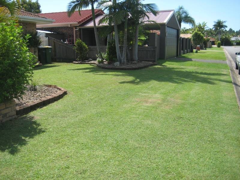 72 Bergamont Street, Elanora QLD 4221