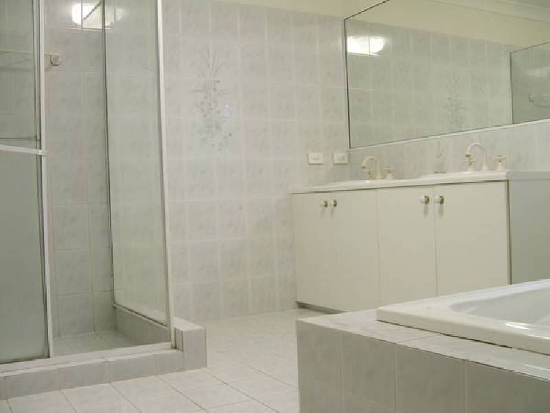 Murtha Drive, Elanora QLD 4221