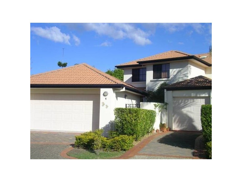 1/2 Beachcomber Close, Burleigh Waters QLD 4220