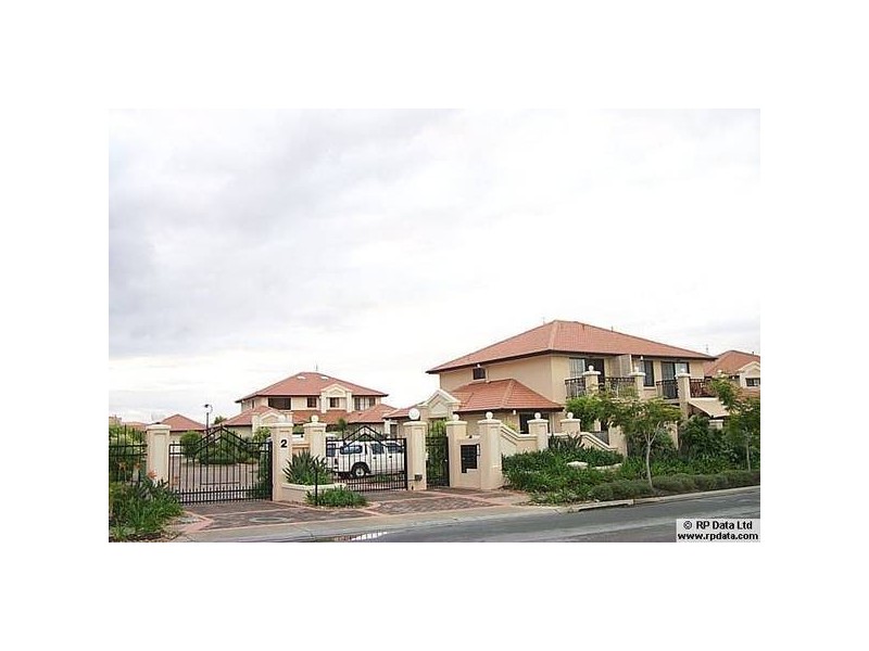 1/2 Beachcomber Close, Burleigh Waters QLD 4220