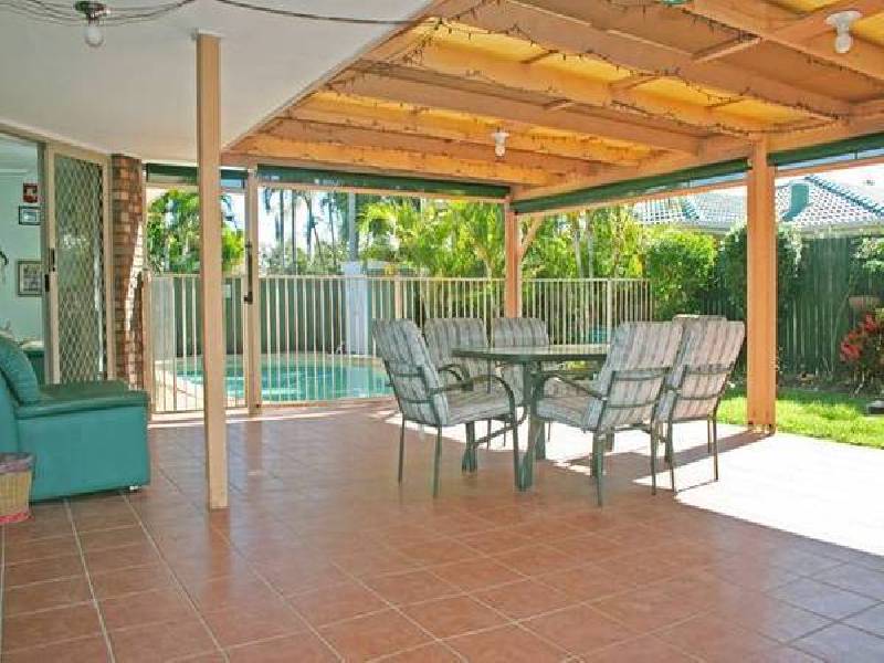 74 Bergamont Street, Elanora QLD 4221