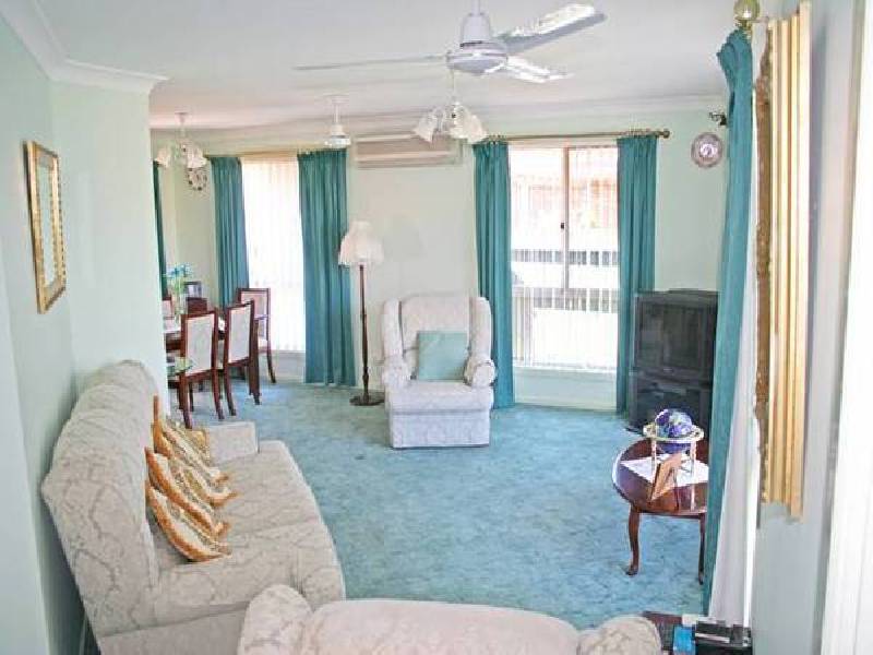 74 Bergamont Street, Elanora QLD 4221